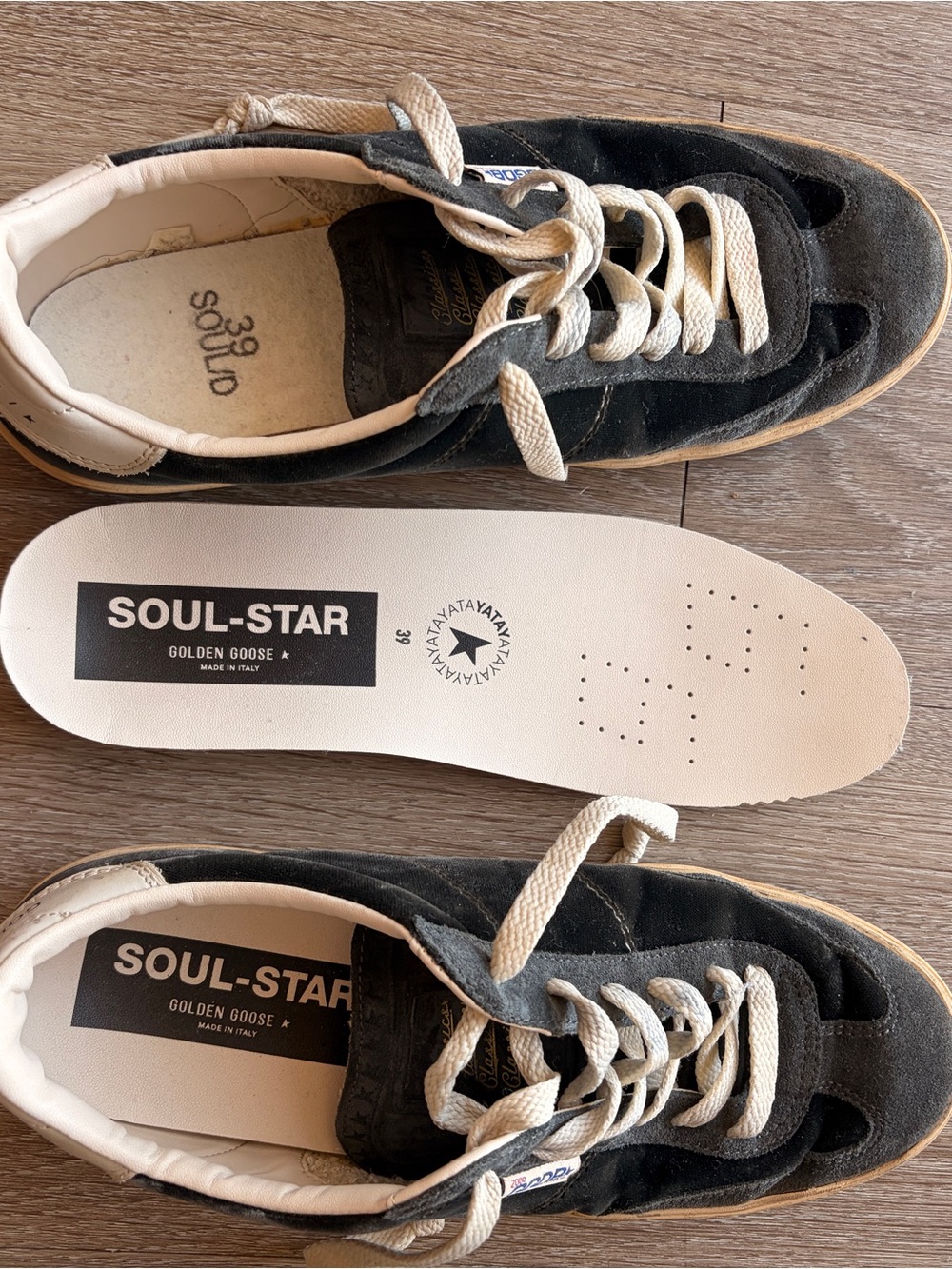 Golden Goose Black Velvet Low-Top Sneakers with White Heel - Picture 4 of 5